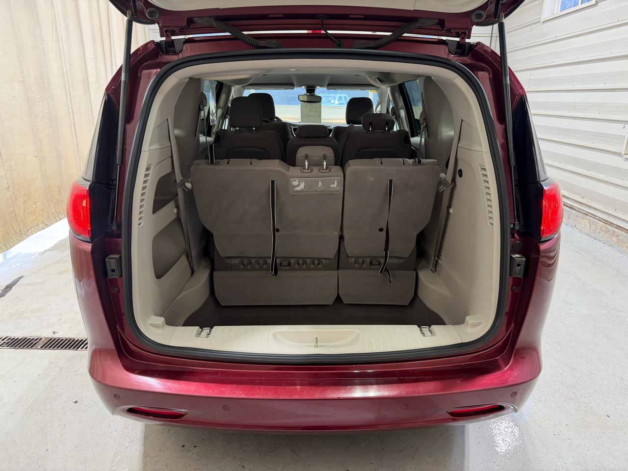 Chrysler Pacifica Touring FWD 2017