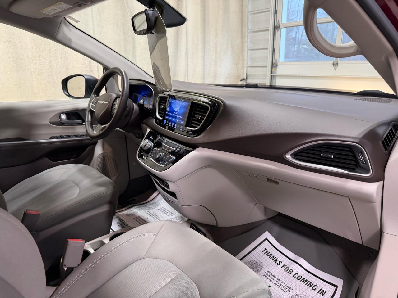 Chrysler Pacifica Touring FWD 2017