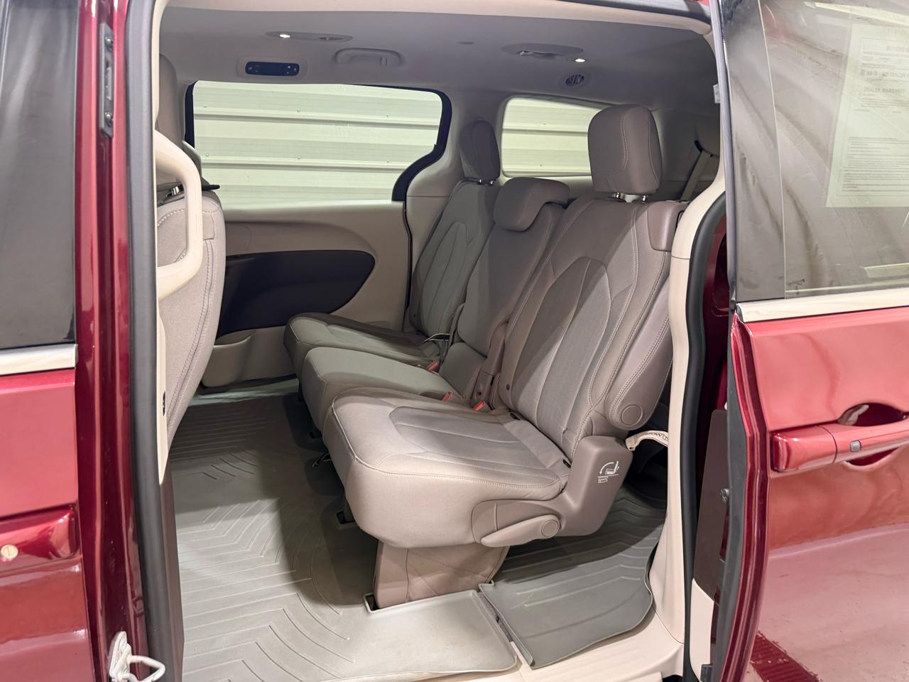 Chrysler Pacifica Touring FWD 2017