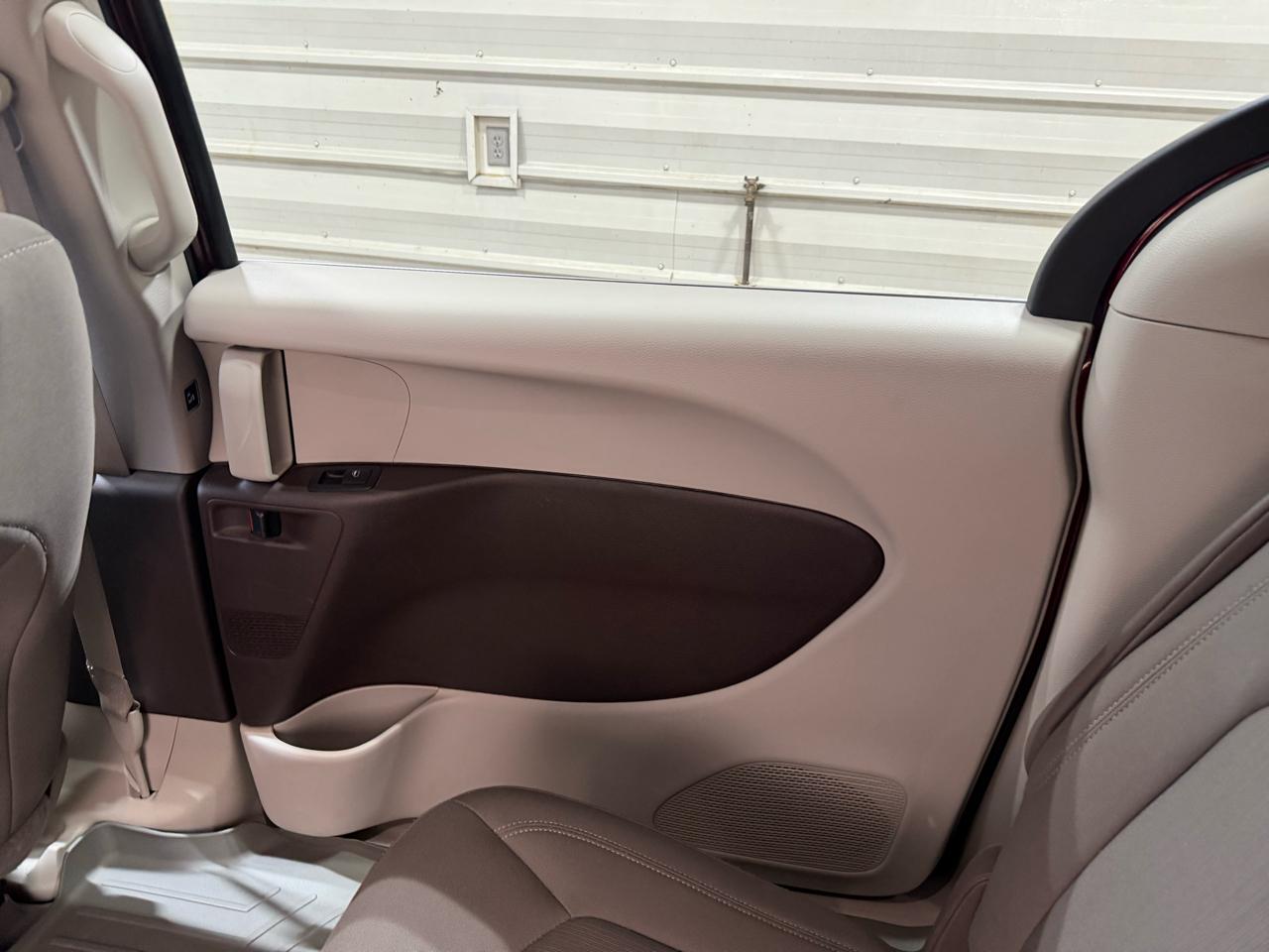 Chrysler Pacifica Touring FWD 2017