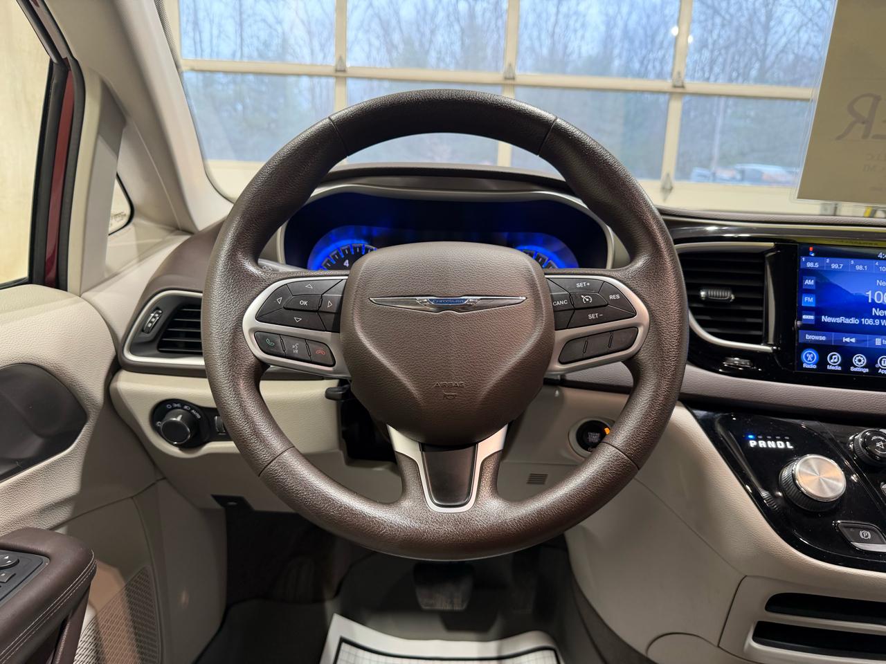 Chrysler Pacifica Touring FWD 2017