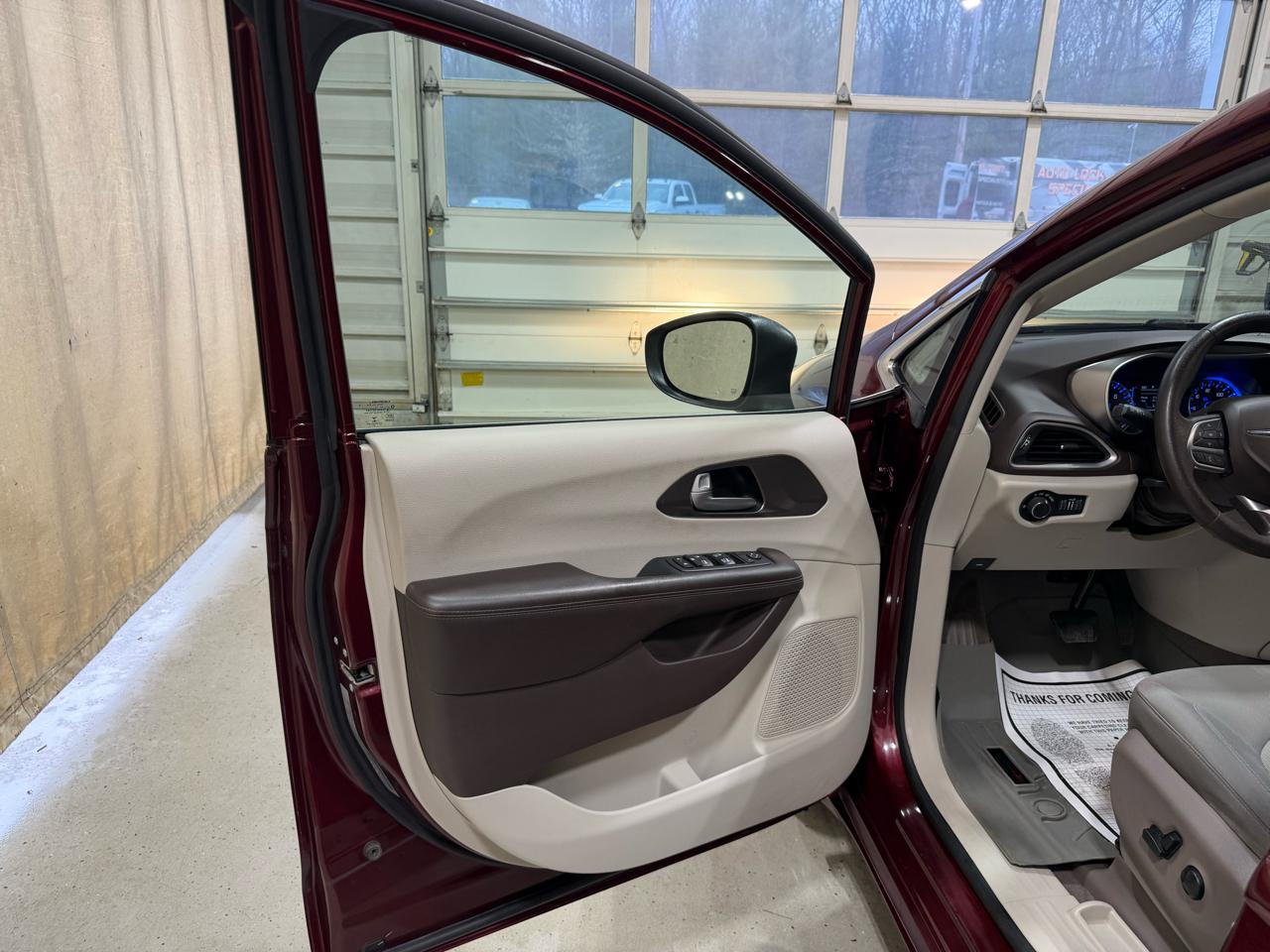 Chrysler Pacifica Touring FWD 2017