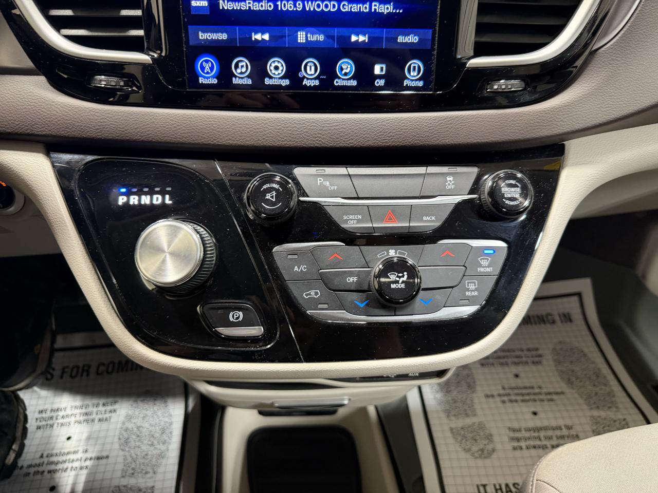 Chrysler Pacifica Touring FWD 2017