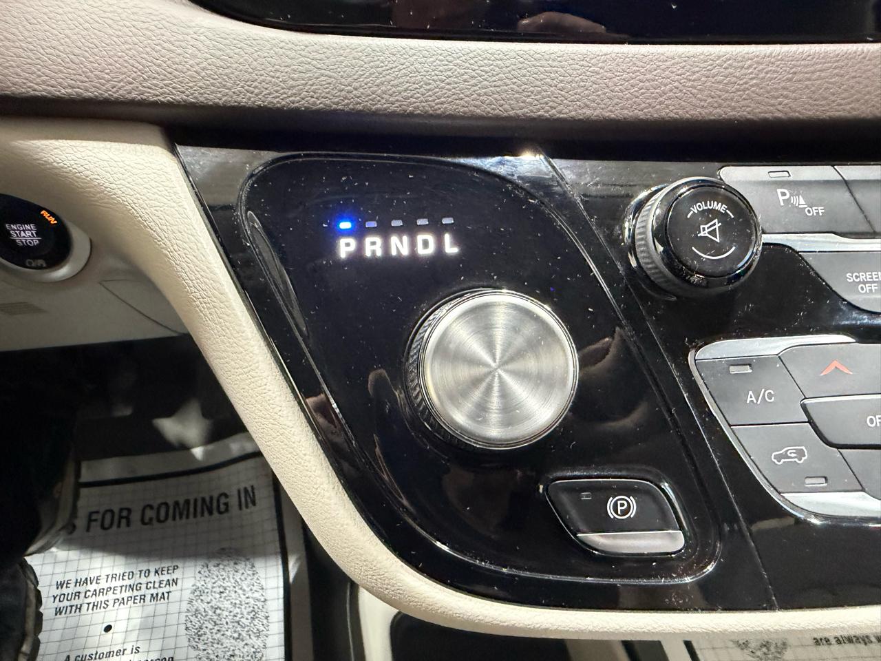 Chrysler Pacifica Touring FWD 2017