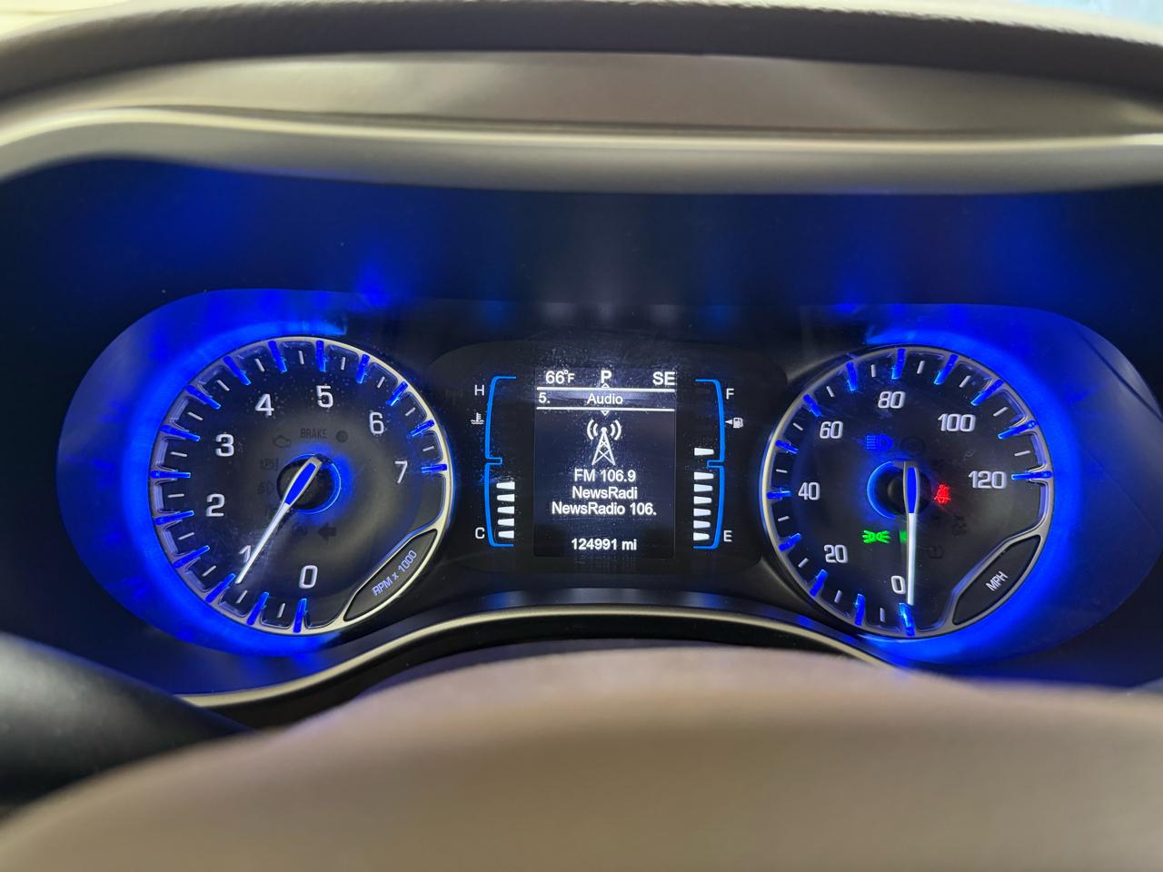 Chrysler Pacifica Touring FWD 2017