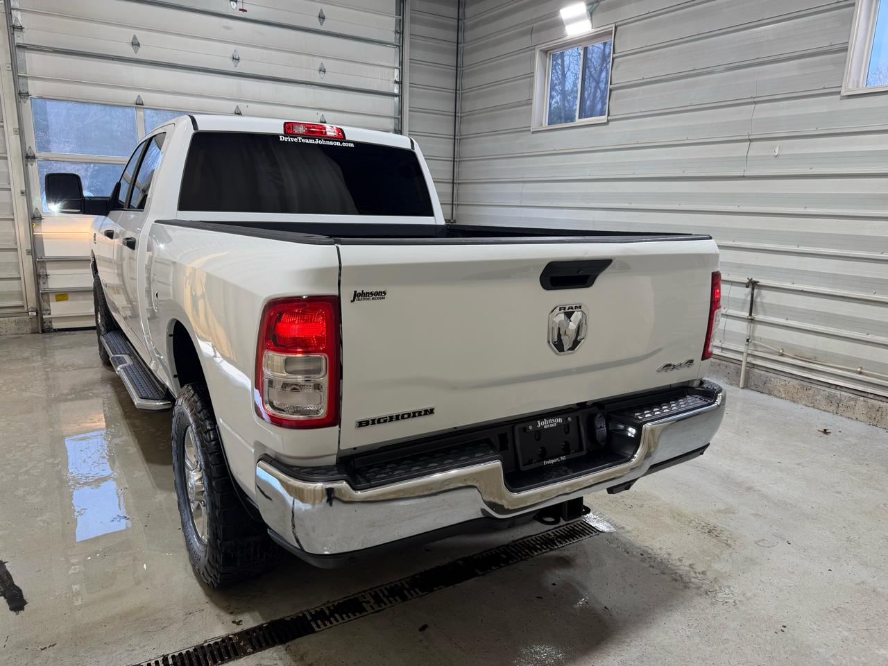 RAM 2500 Big Horn 4x4 Crew Cab 6'4" Box 2024