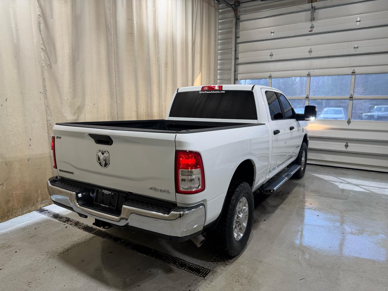 RAM 2500 Big Horn 4x4 Crew Cab 6'4" Box 2024