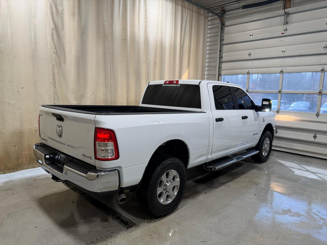 RAM 2500 Big Horn 4x4 Crew Cab 6'4" Box 2024