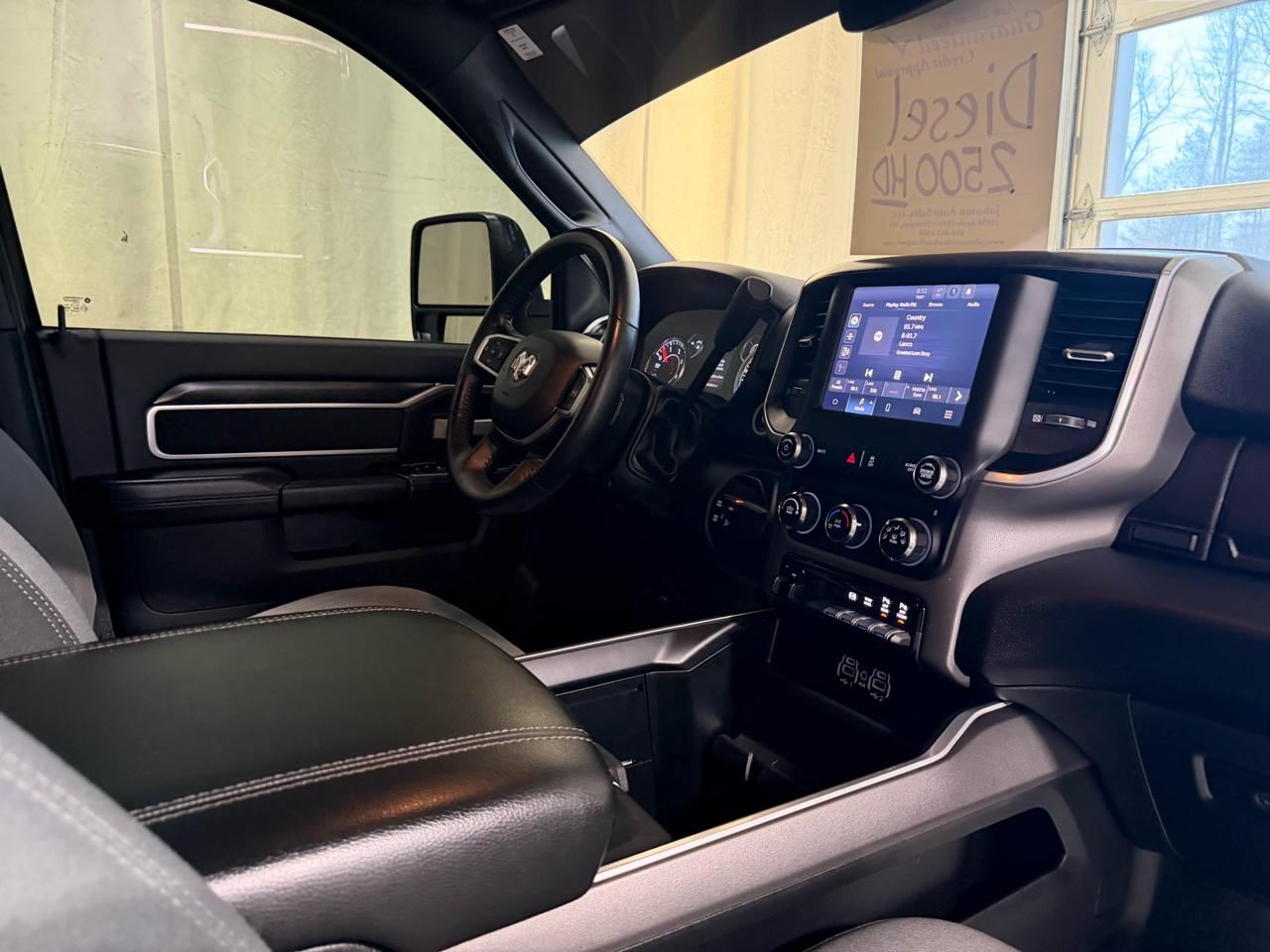 RAM 2500 Big Horn 4x4 Crew Cab 6'4" Box 2024