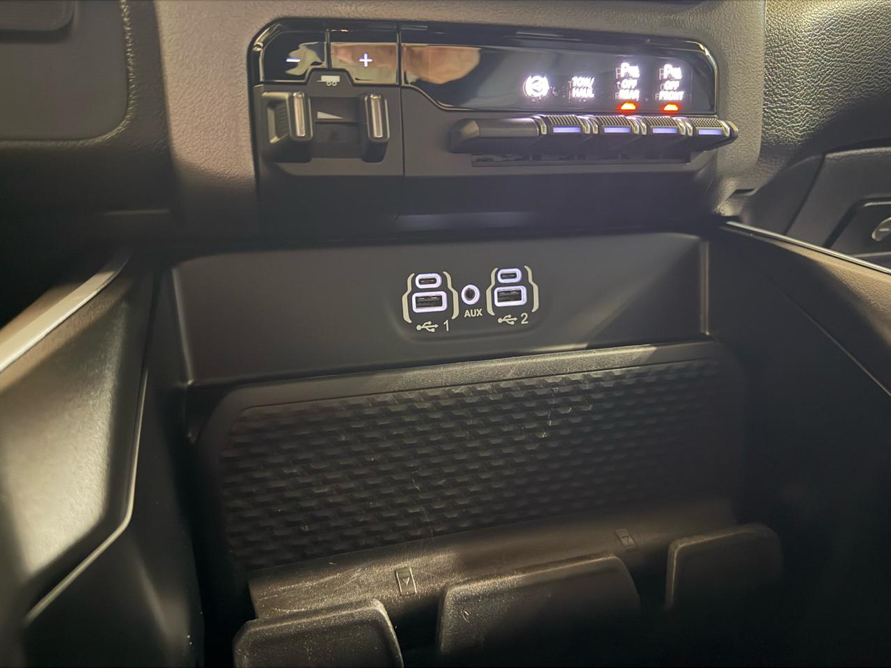 RAM 2500 Big Horn 4x4 Crew Cab 6'4" Box 2024