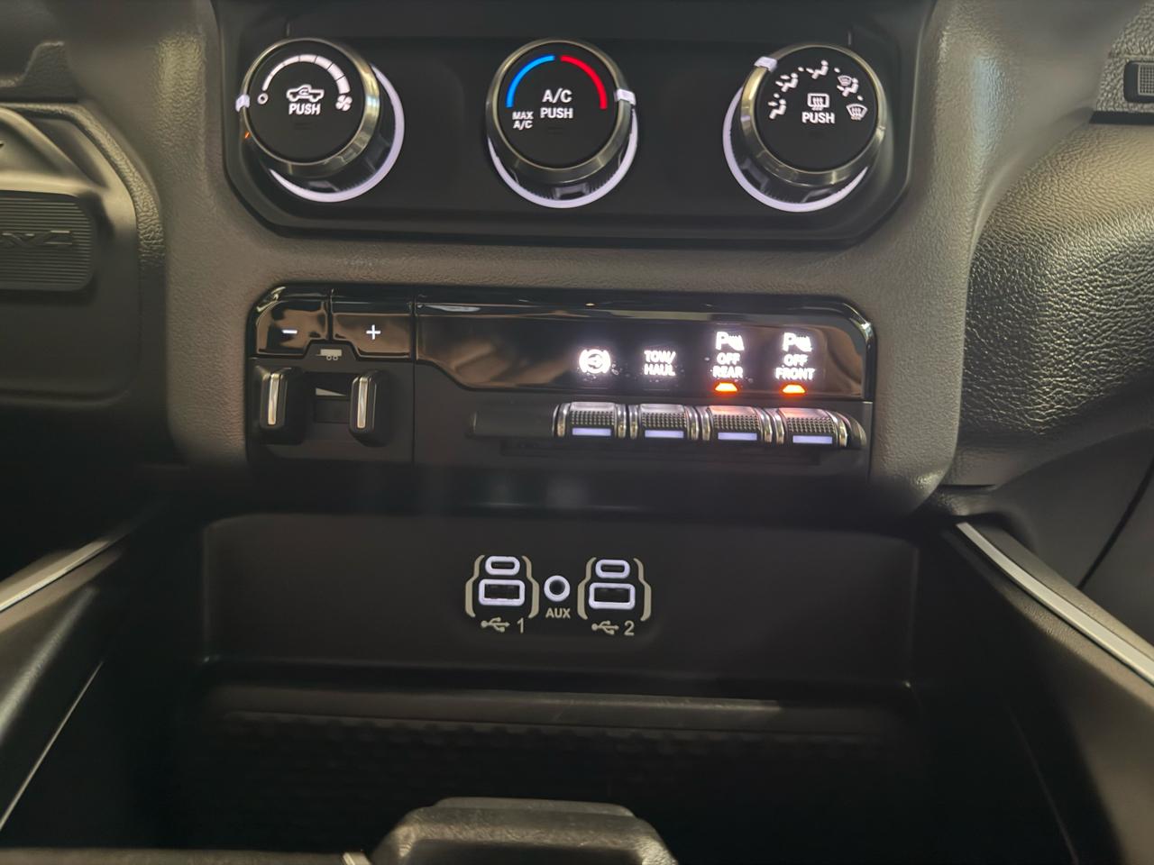 RAM 2500 Big Horn 4x4 Crew Cab 6'4" Box 2024