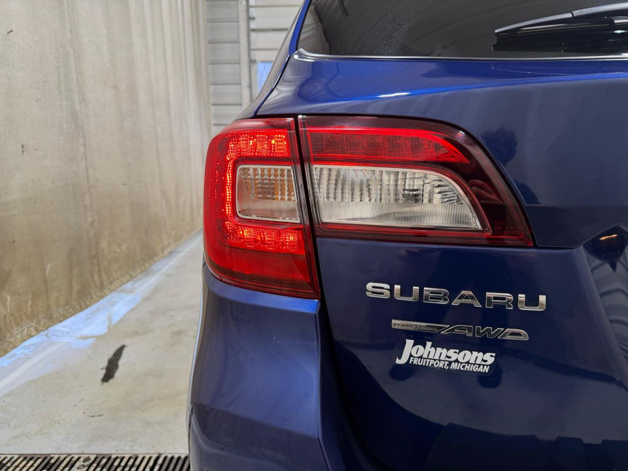 Subaru Outback 4dr Wgn 2.5i Limited 2016