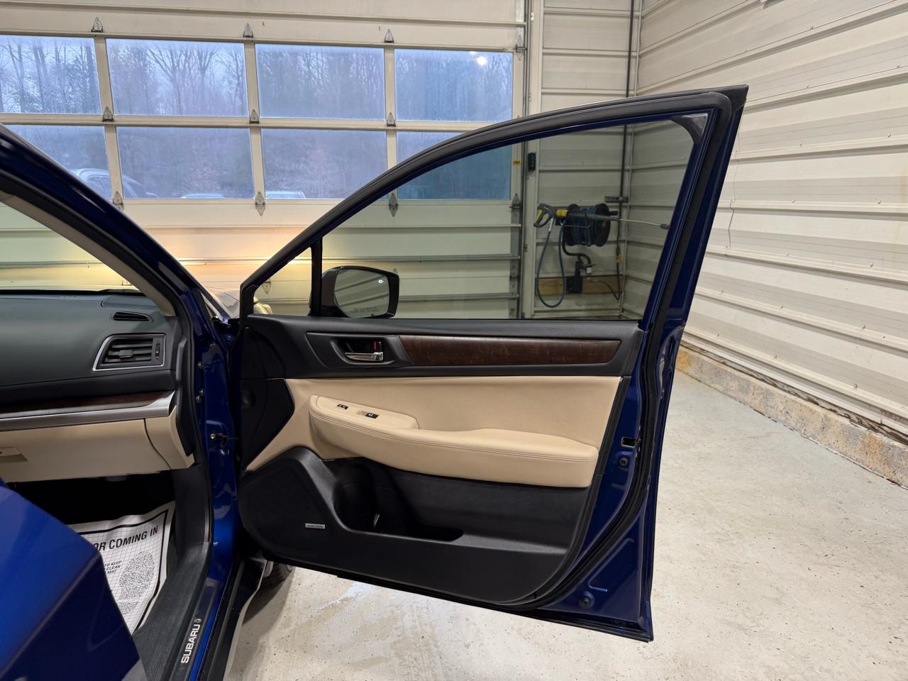 Subaru Outback 4dr Wgn 2.5i Limited 2016