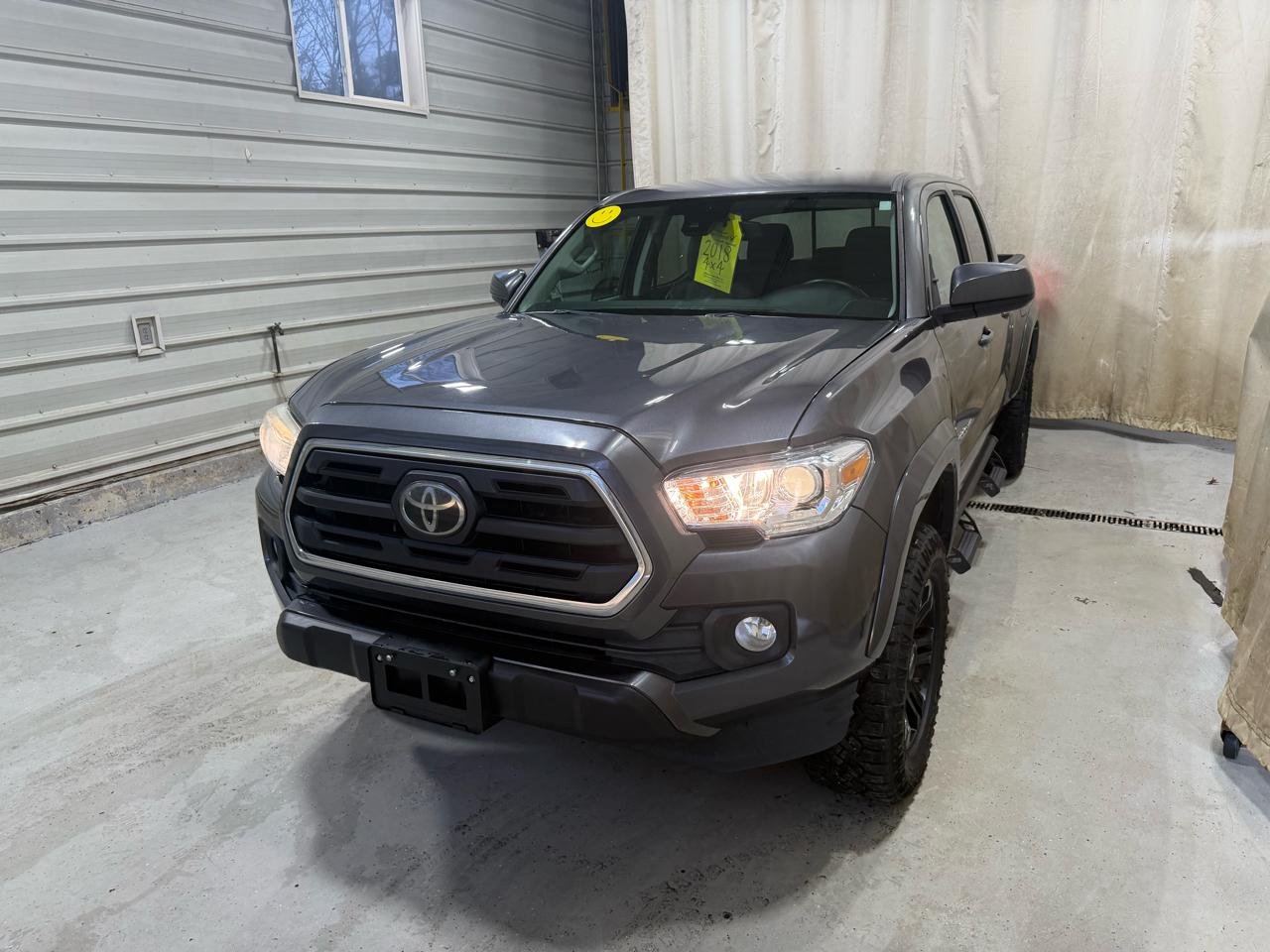 Toyota Tacoma SR5 Double Cab 6' Bed V6 4x4 AT (Natl) 2018