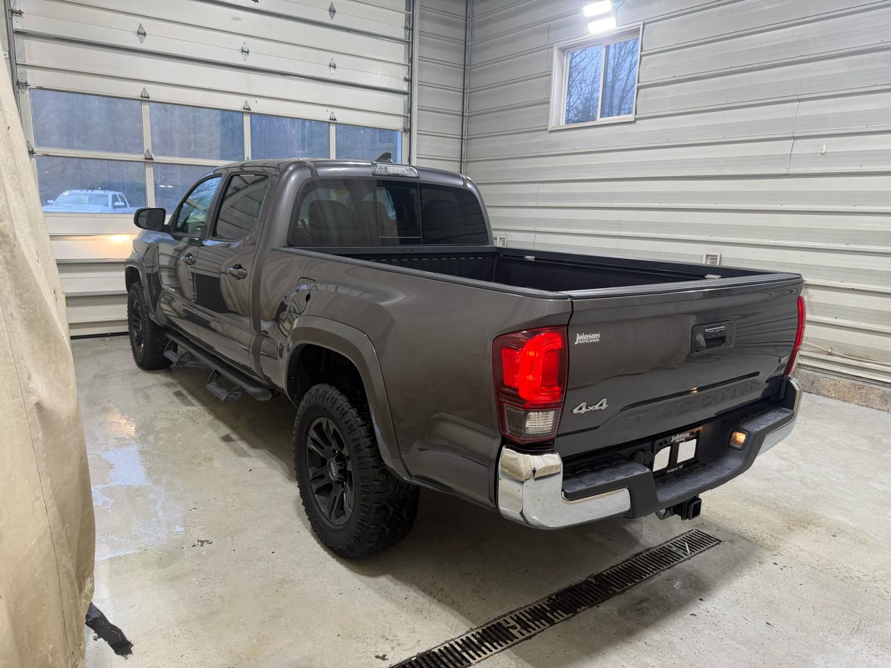 Toyota Tacoma SR5 Double Cab 6' Bed V6 4x4 AT (Natl) 2018