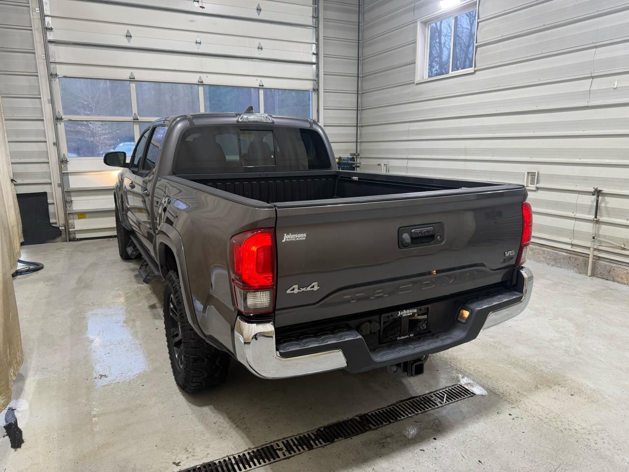 Toyota Tacoma SR5 Double Cab 6' Bed V6 4x4 AT (Natl) 2018