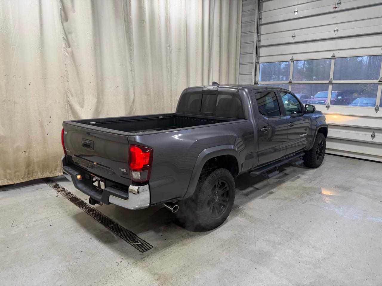 Toyota Tacoma SR5 Double Cab 6' Bed V6 4x4 AT (Natl) 2018