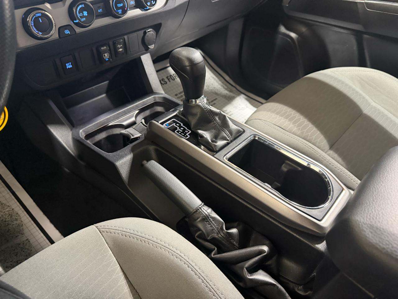 Toyota Tacoma SR5 Double Cab 6' Bed V6 4x4 AT (Natl) 2018