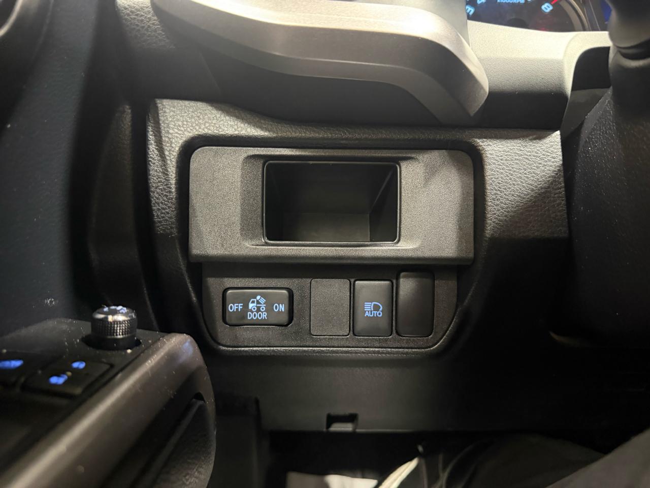 Toyota Tacoma SR5 Double Cab 6' Bed V6 4x4 AT (Natl) 2018