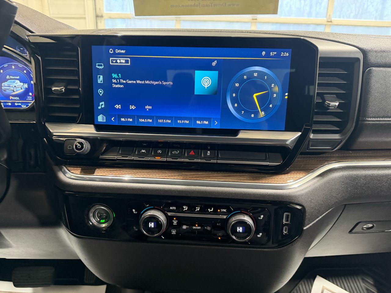 Chevrolet Silverado 1500 4WD Crew Cab 147" LT w/2FL 2023