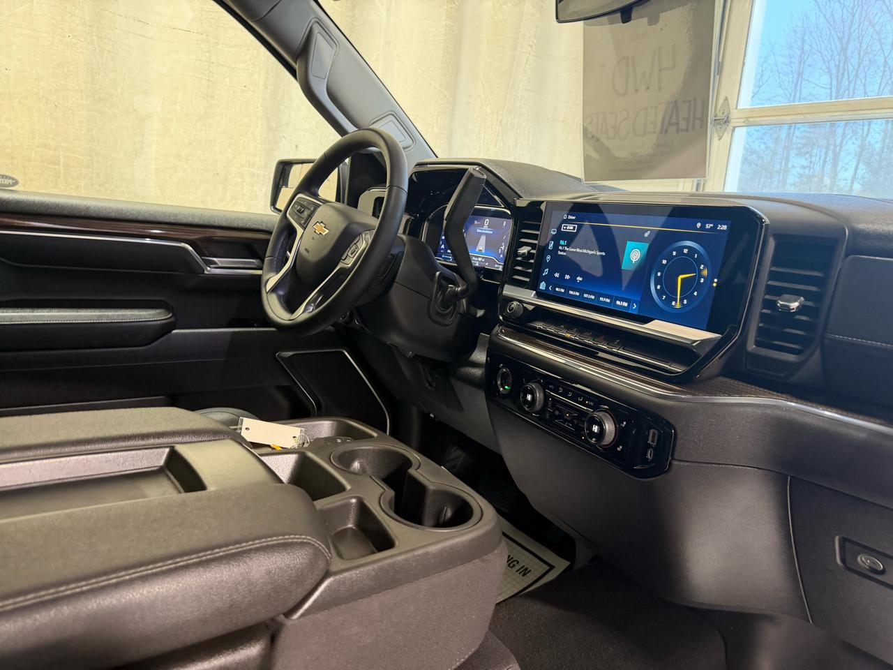 Chevrolet Silverado 1500 4WD Crew Cab 147" LT w/2FL 2023