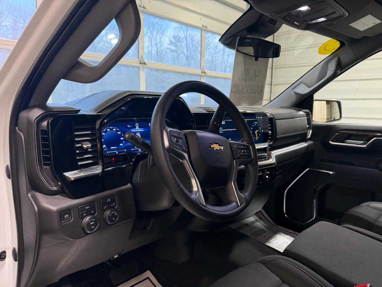 Chevrolet Silverado 1500 4WD Crew Cab 147" LT w/2FL 2023