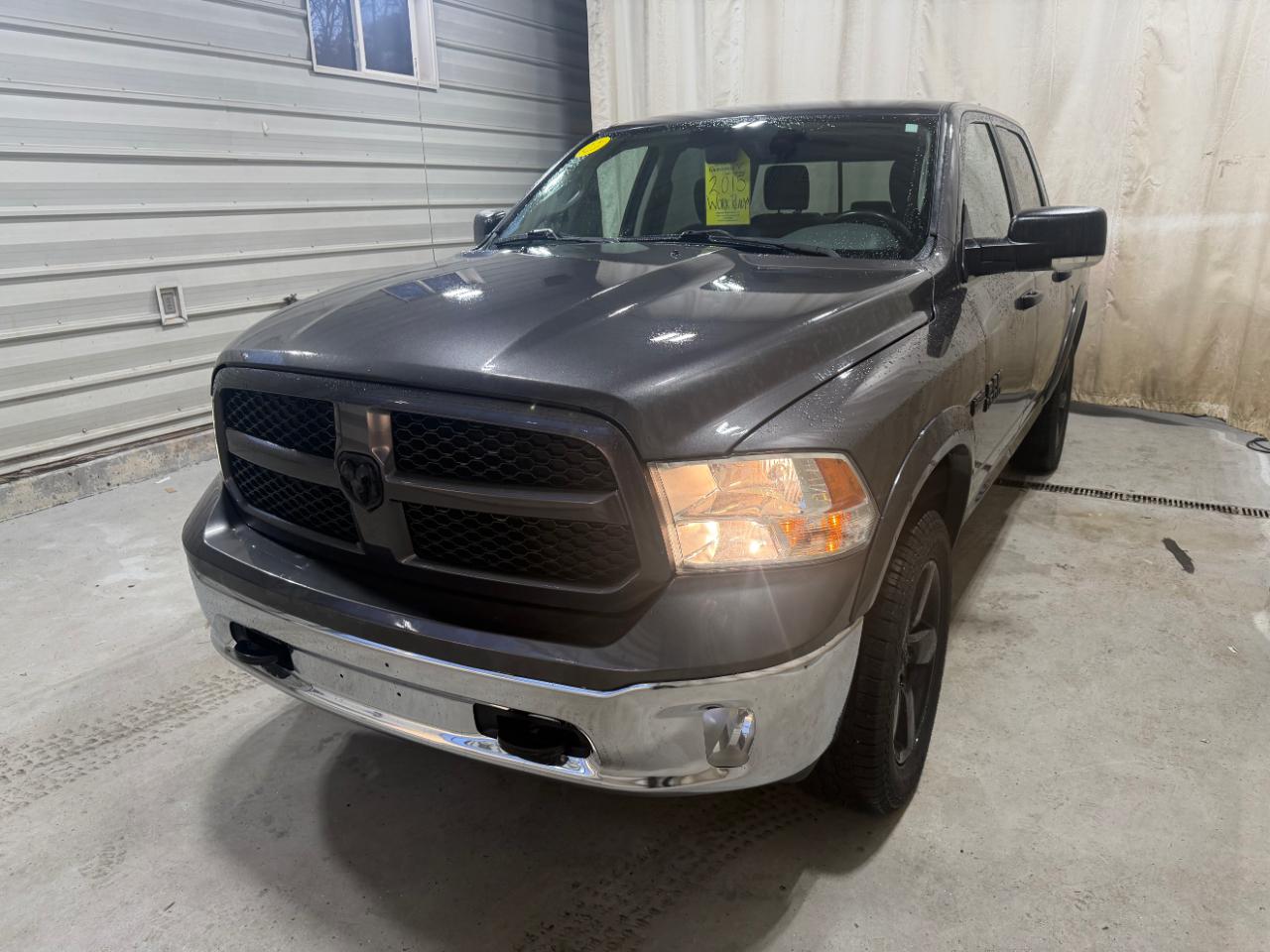 RAM 1500 4WD Crew Cab 140.5" Outdoorsman 2015