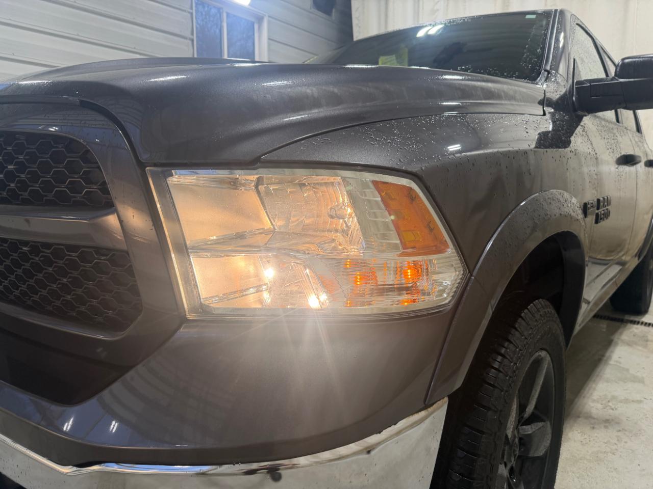 RAM 1500 4WD Crew Cab 140.5" Outdoorsman 2015