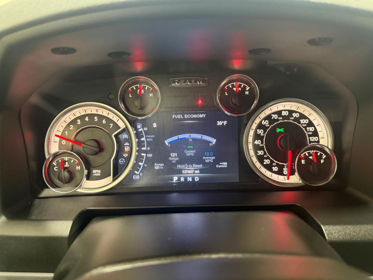 RAM 1500 4WD Crew Cab 140.5" Outdoorsman 2015