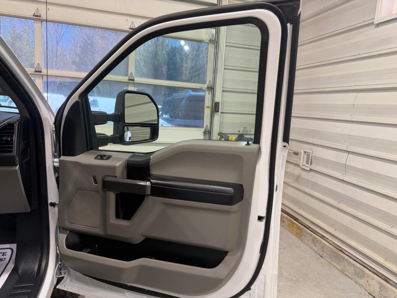 Ford Super Duty F-250 SRW XLT 4WD Crew Cab 6.75' Box 2021