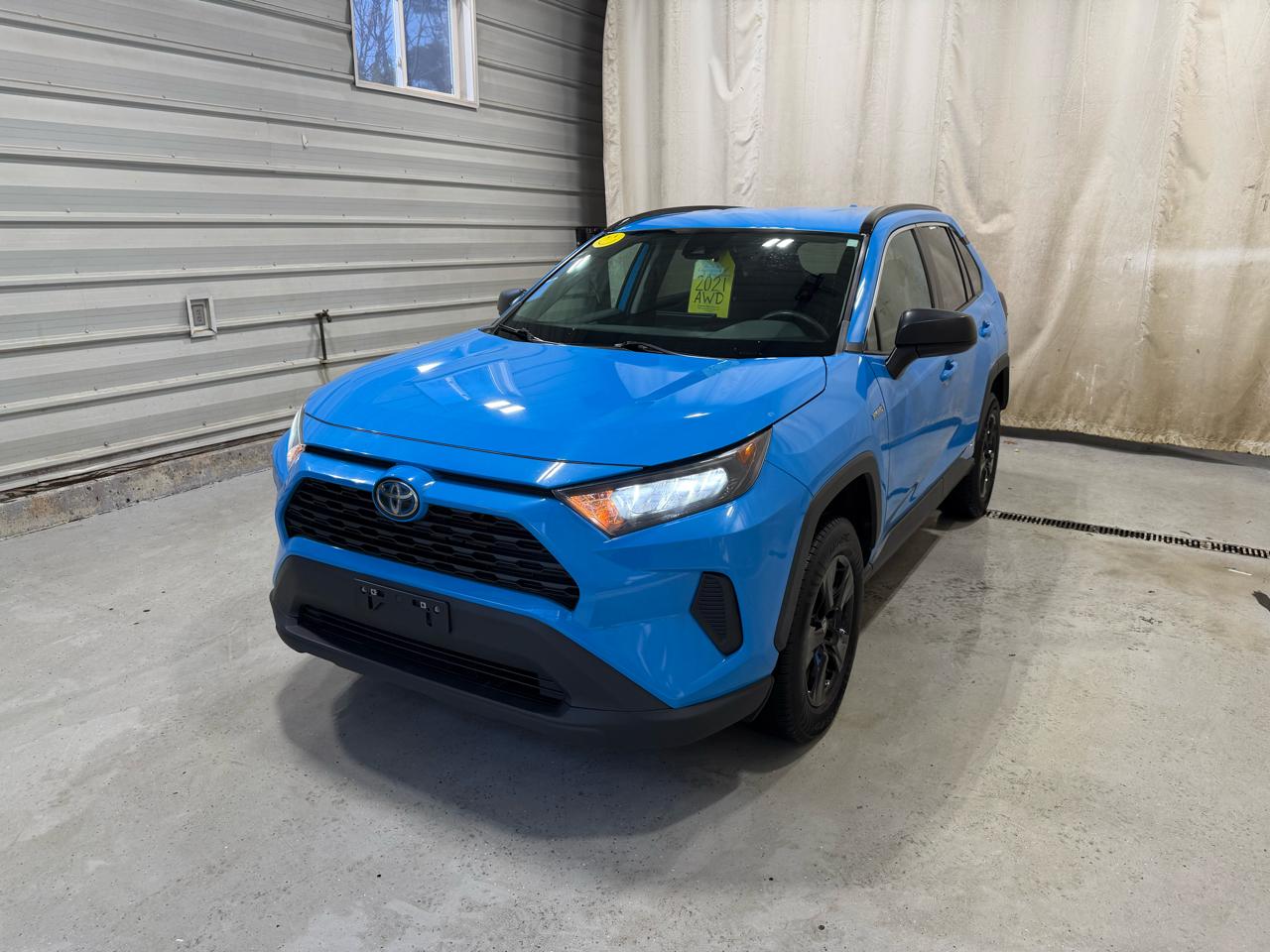 Toyota RAV4 Hybrid LE AWD (Natl) *Ltd Avail* 2021