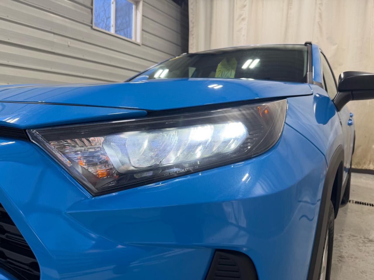 Toyota RAV4 Hybrid LE AWD (Natl) *Ltd Avail* 2021