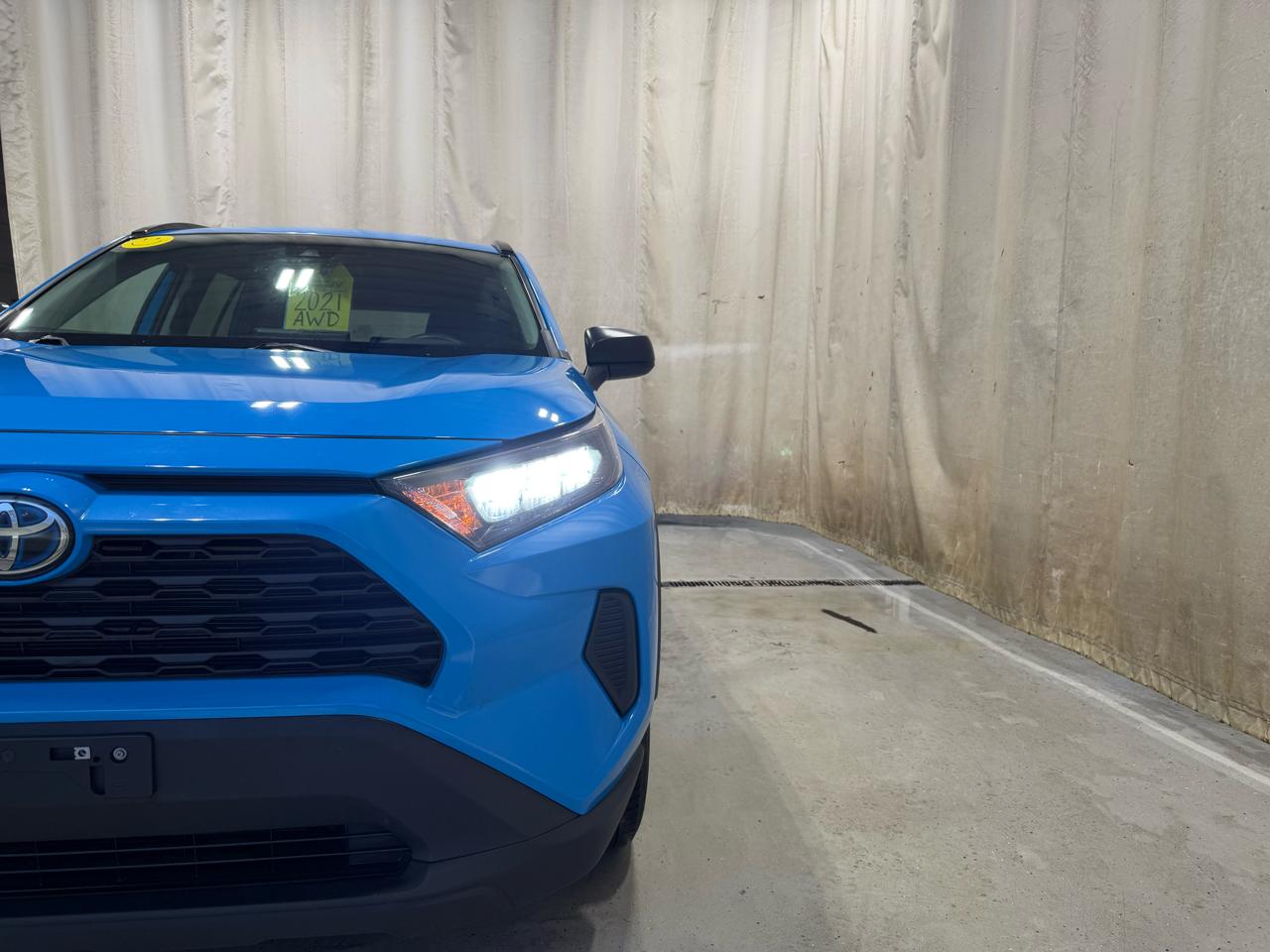 Toyota RAV4 Hybrid LE AWD (Natl) *Ltd Avail* 2021