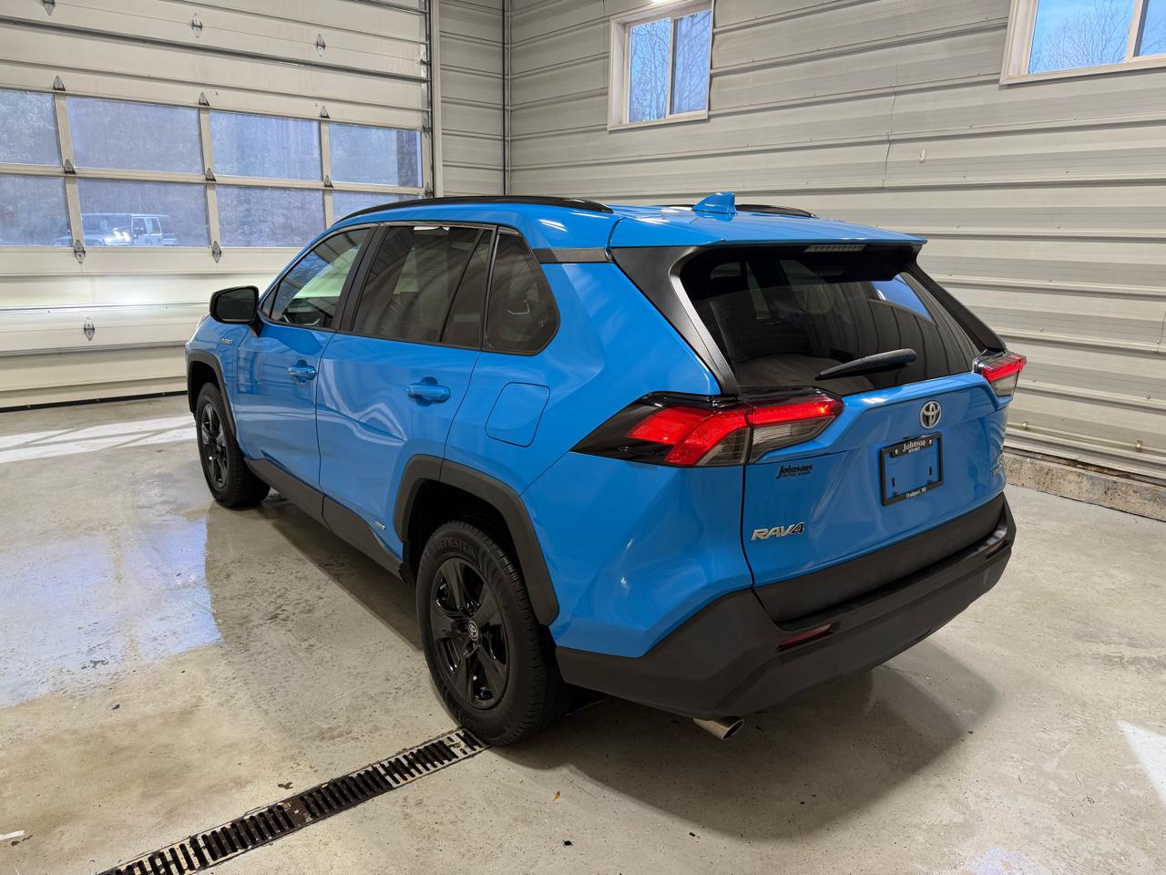 Toyota RAV4 Hybrid LE AWD (Natl) *Ltd Avail* 2021