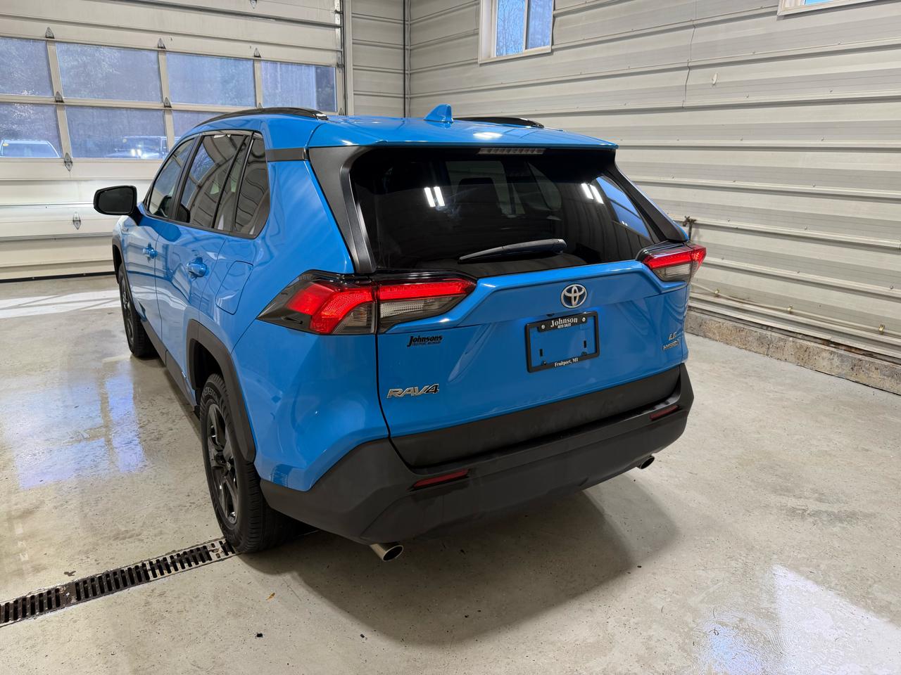 Toyota RAV4 Hybrid LE AWD (Natl) *Ltd Avail* 2021
