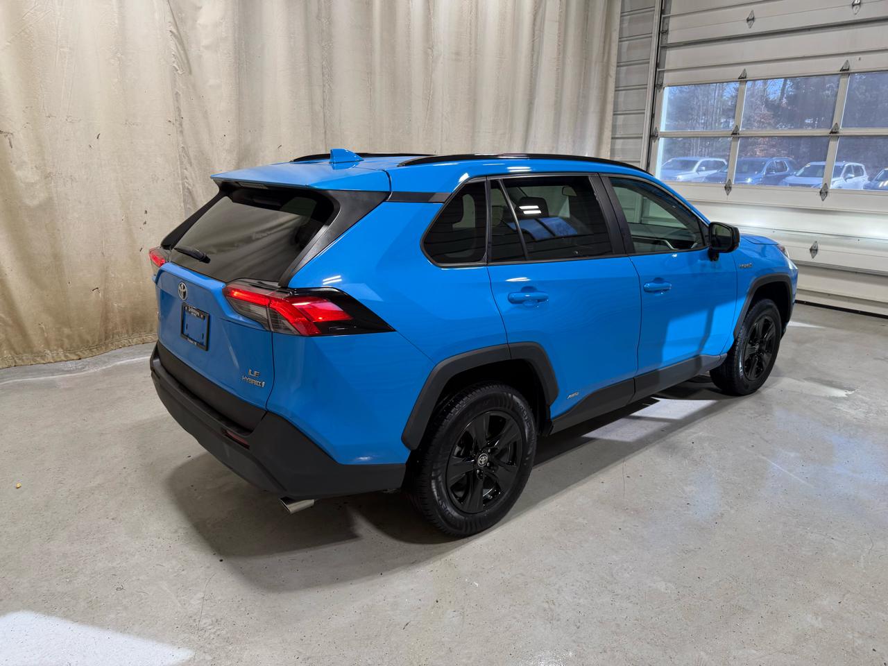 Toyota RAV4 Hybrid LE AWD (Natl) *Ltd Avail* 2021