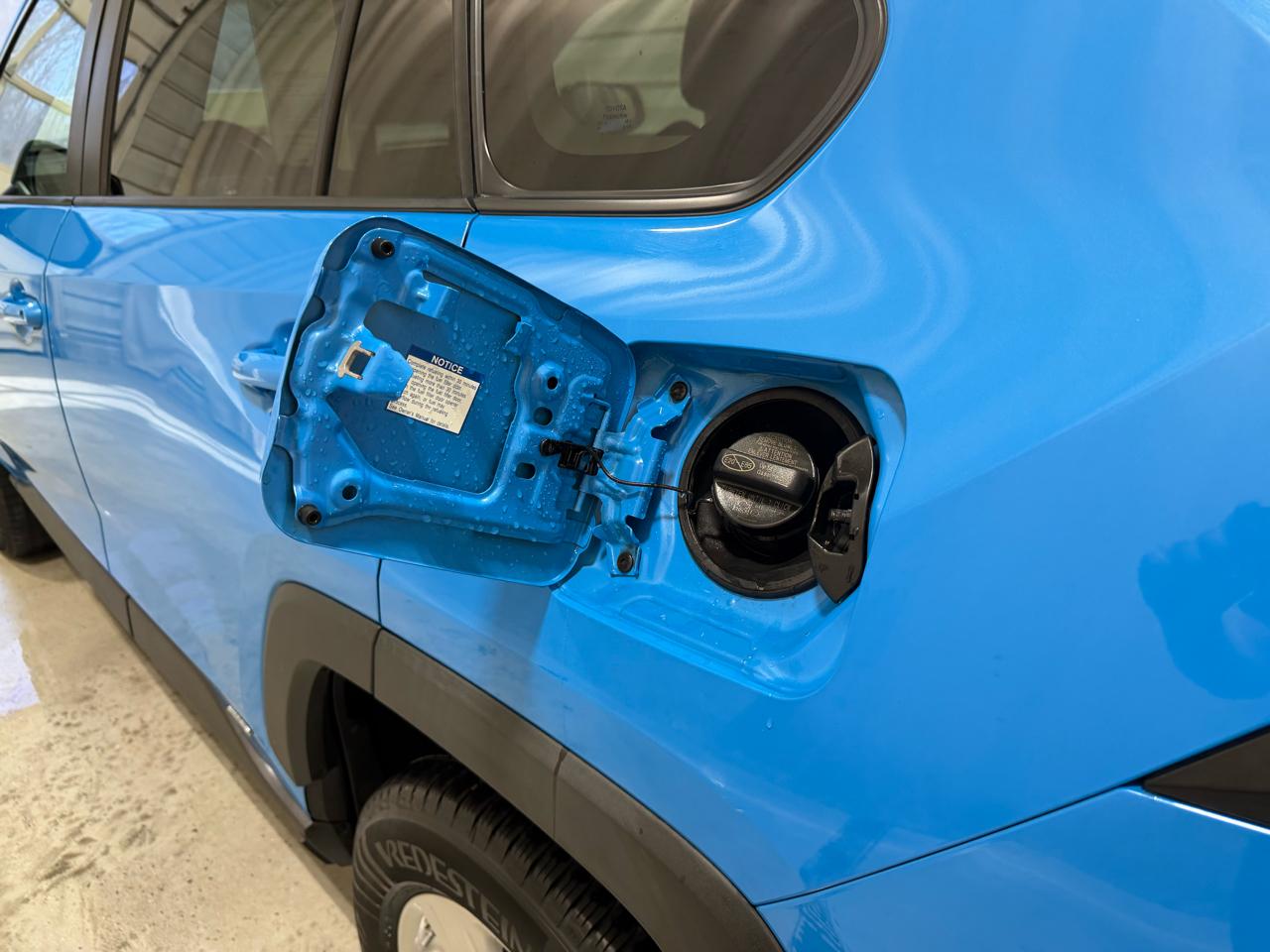 Toyota RAV4 Hybrid LE AWD (Natl) *Ltd Avail* 2021