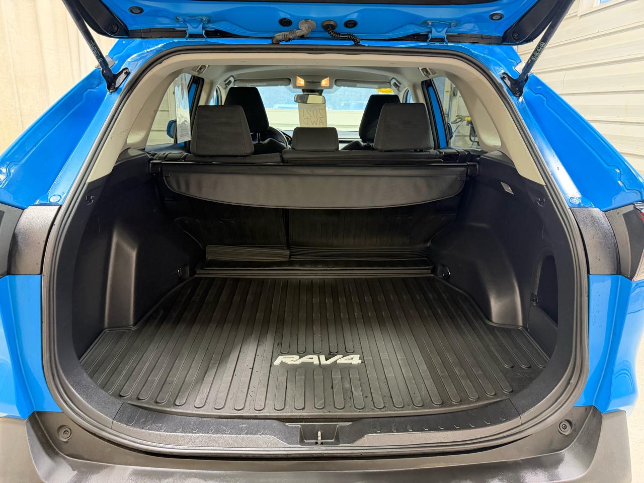 Toyota RAV4 Hybrid LE AWD (Natl) *Ltd Avail* 2021