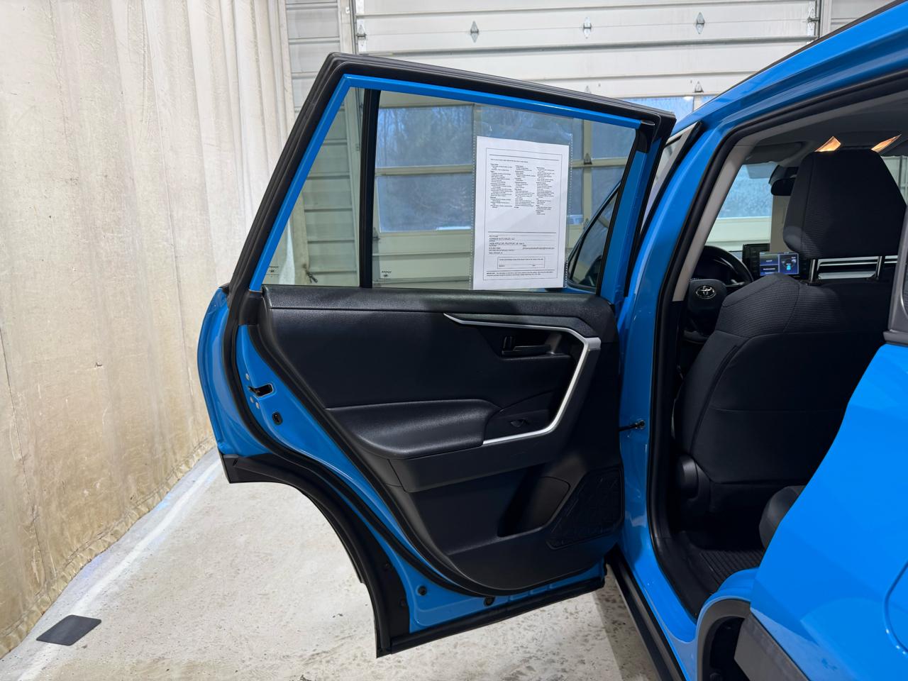 Toyota RAV4 Hybrid LE AWD (Natl) *Ltd Avail* 2021