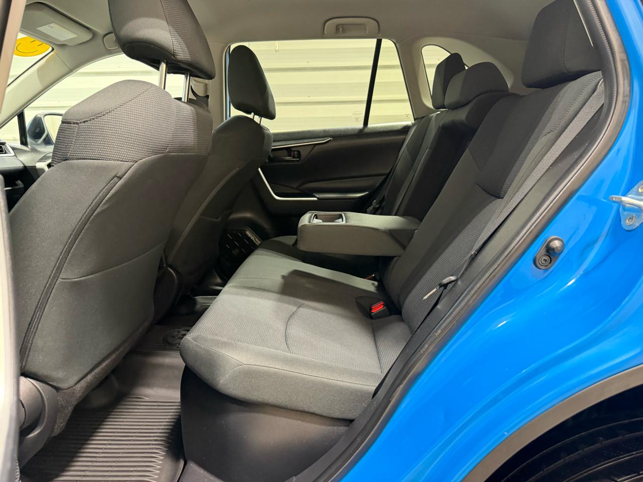 Toyota RAV4 Hybrid LE AWD (Natl) *Ltd Avail* 2021