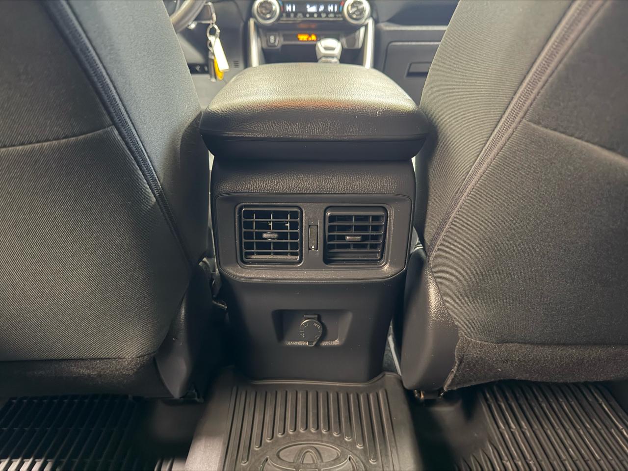 Toyota RAV4 Hybrid LE AWD (Natl) *Ltd Avail* 2021