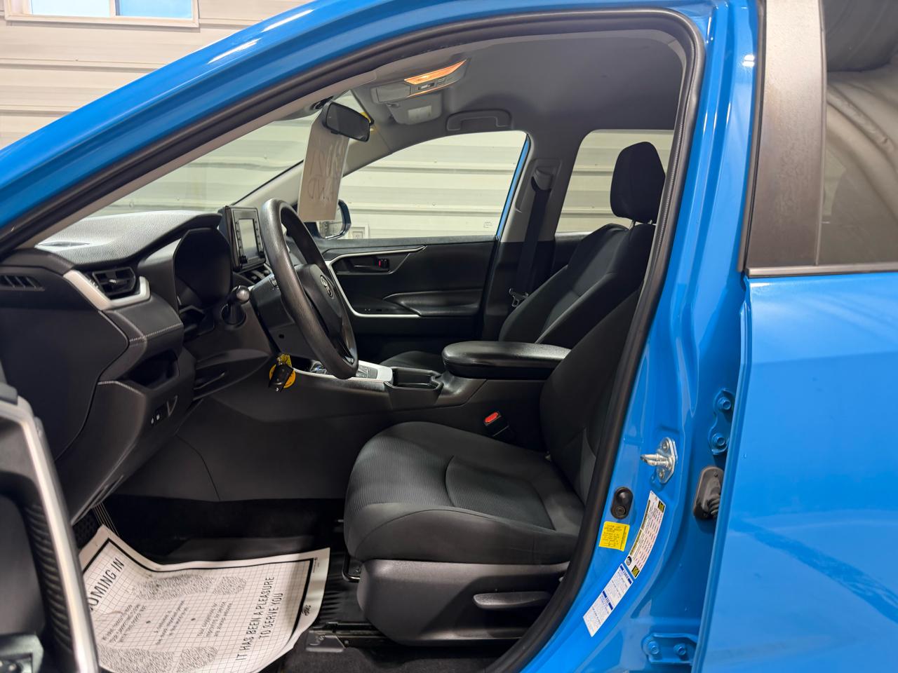 Toyota RAV4 Hybrid LE AWD (Natl) *Ltd Avail* 2021