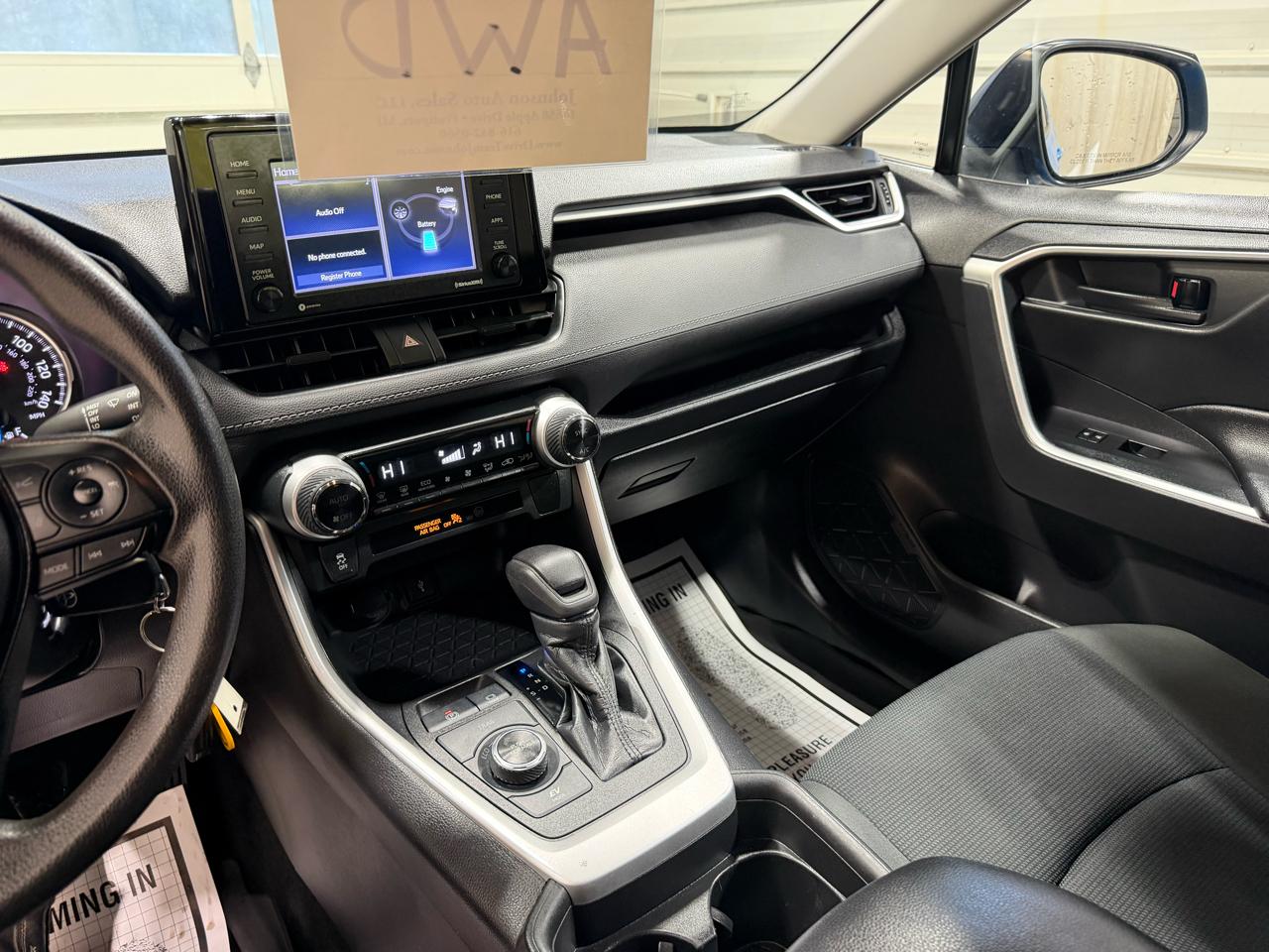 Toyota RAV4 Hybrid LE AWD (Natl) *Ltd Avail* 2021