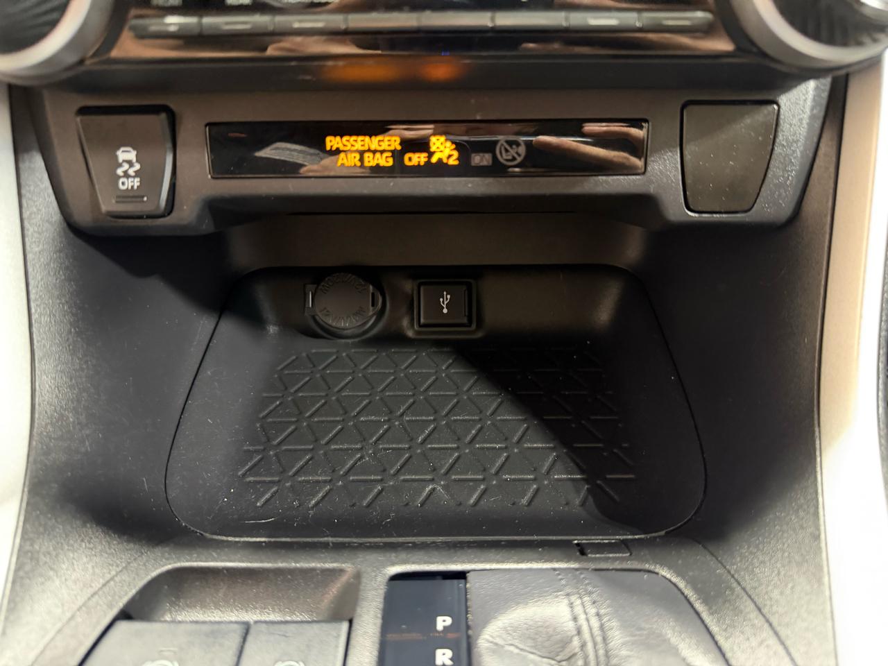 Toyota RAV4 Hybrid LE AWD (Natl) *Ltd Avail* 2021