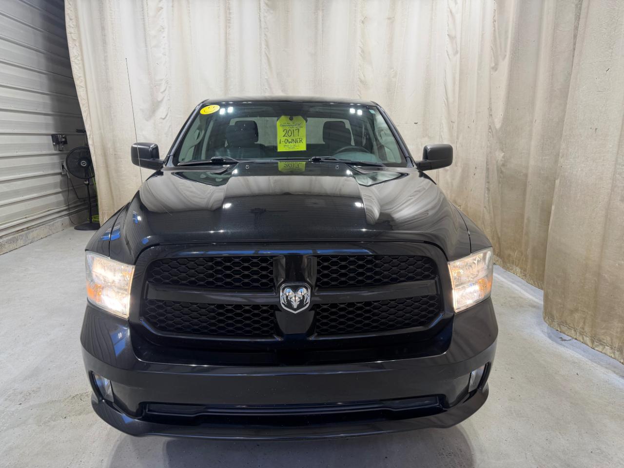 RAM 1500 Express 4x4 Quad Cab 6'4" Box 2017