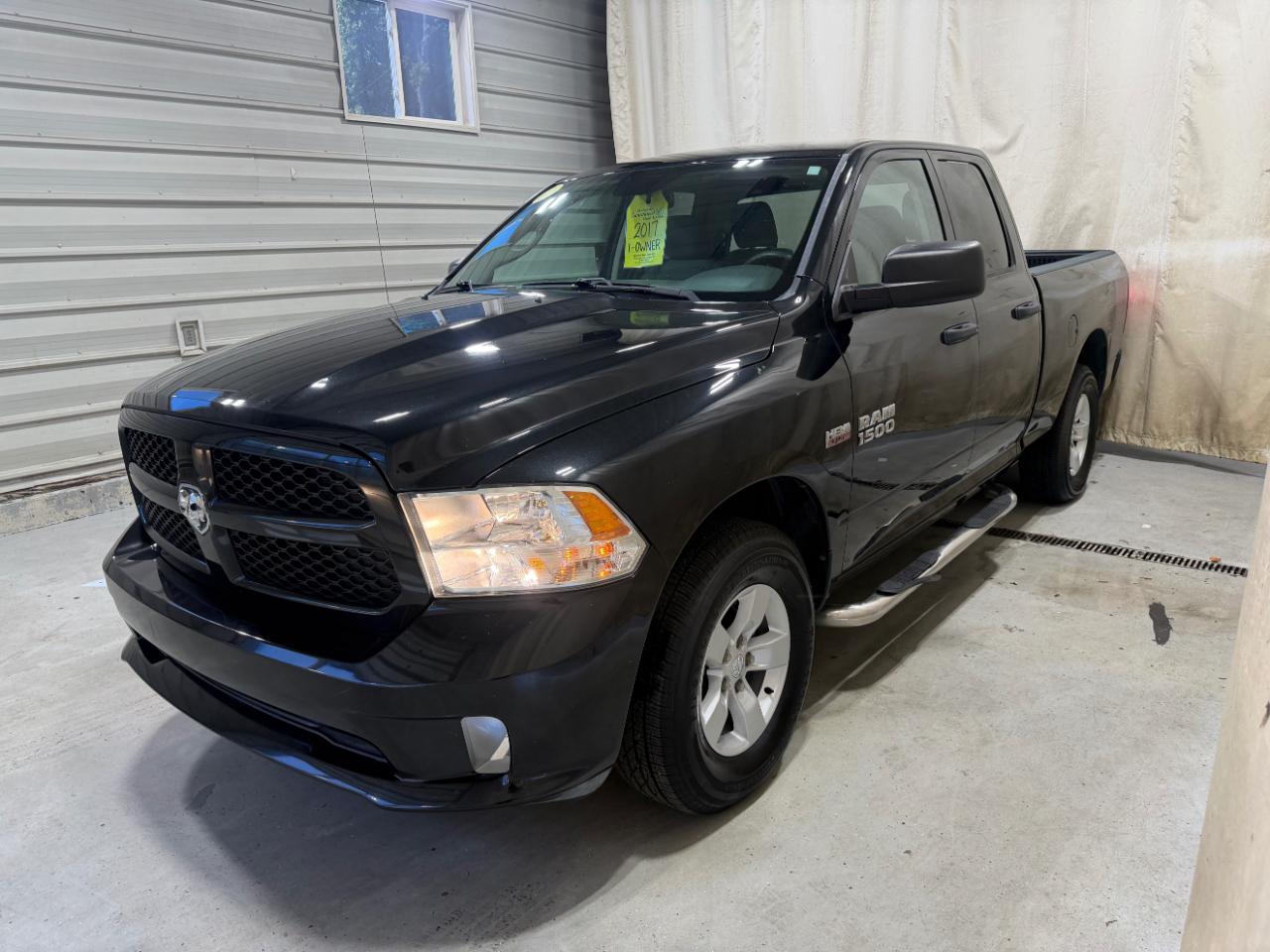 RAM 1500 Express 4x4 Quad Cab 6'4" Box 2017