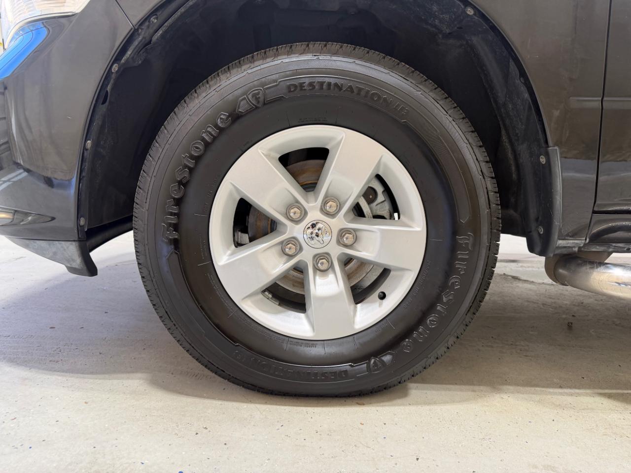 RAM 1500 Express 4x4 Quad Cab 6'4" Box 2017