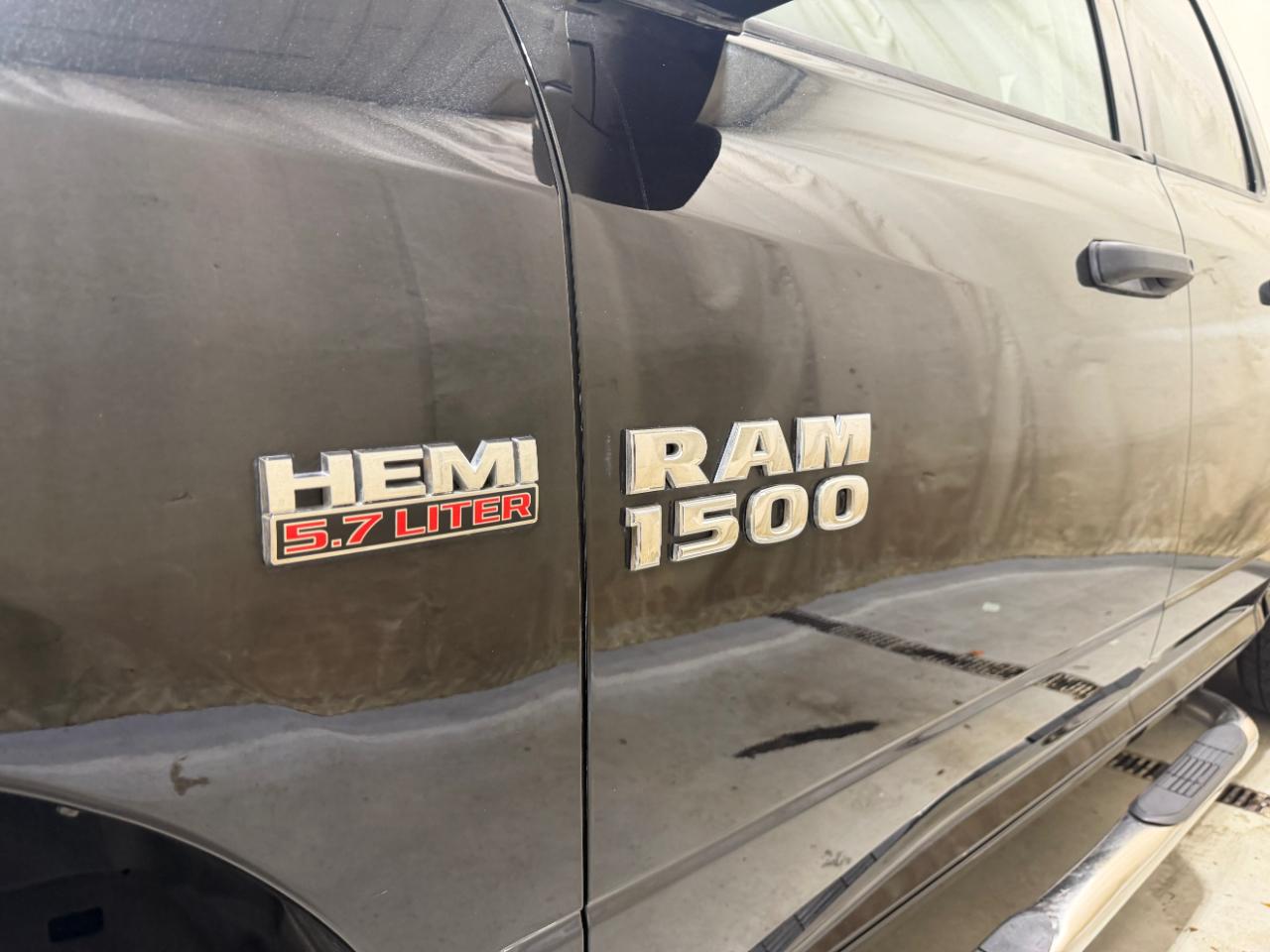 RAM 1500 Express 4x4 Quad Cab 6'4" Box 2017