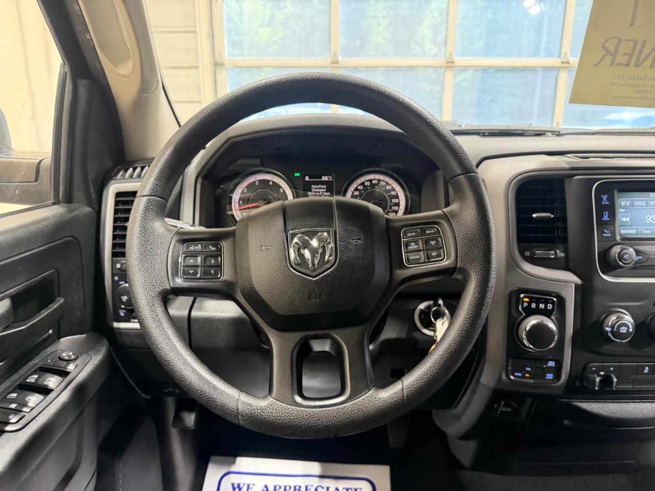 RAM 1500 Express 4x4 Quad Cab 6'4" Box 2017