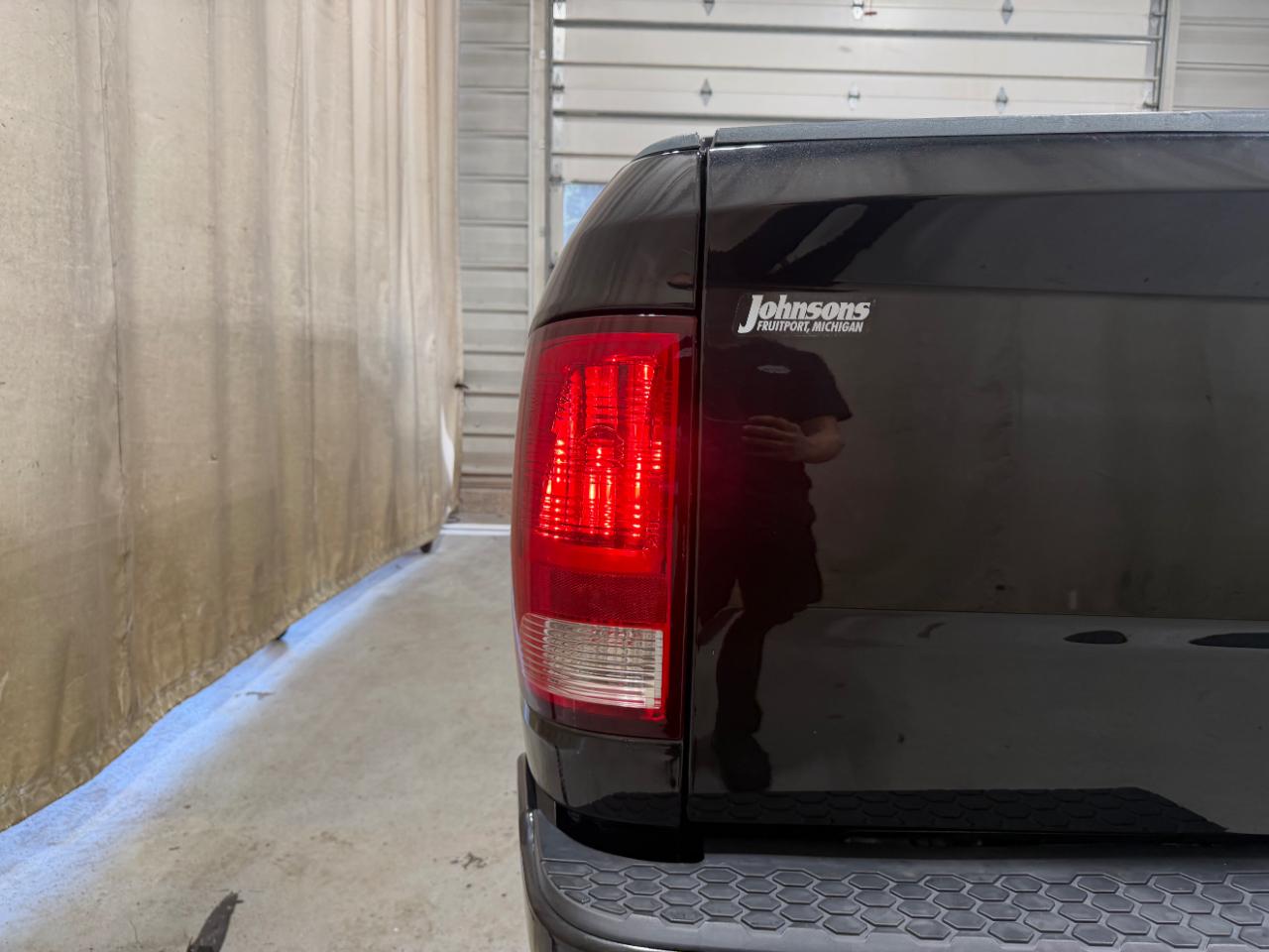 RAM 1500 Express 4x4 Quad Cab 6'4" Box 2017